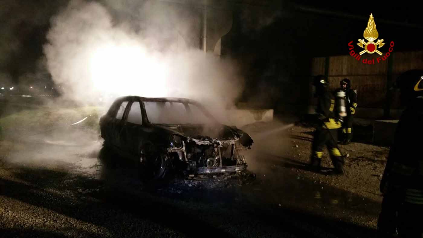 MIRANO: AUTO A FUOCO NELLA NOTTE, ATTO DOLOSO